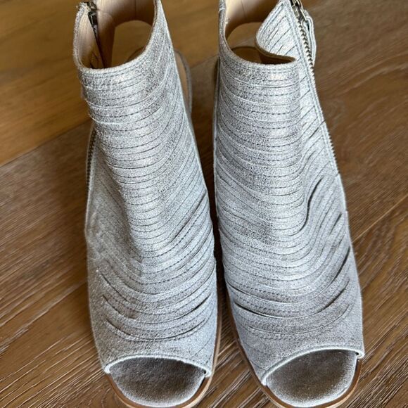 Paul Green CAYANNE PEEP TOE BOOTIE in Metallic Smoke - Picture 3 of 9